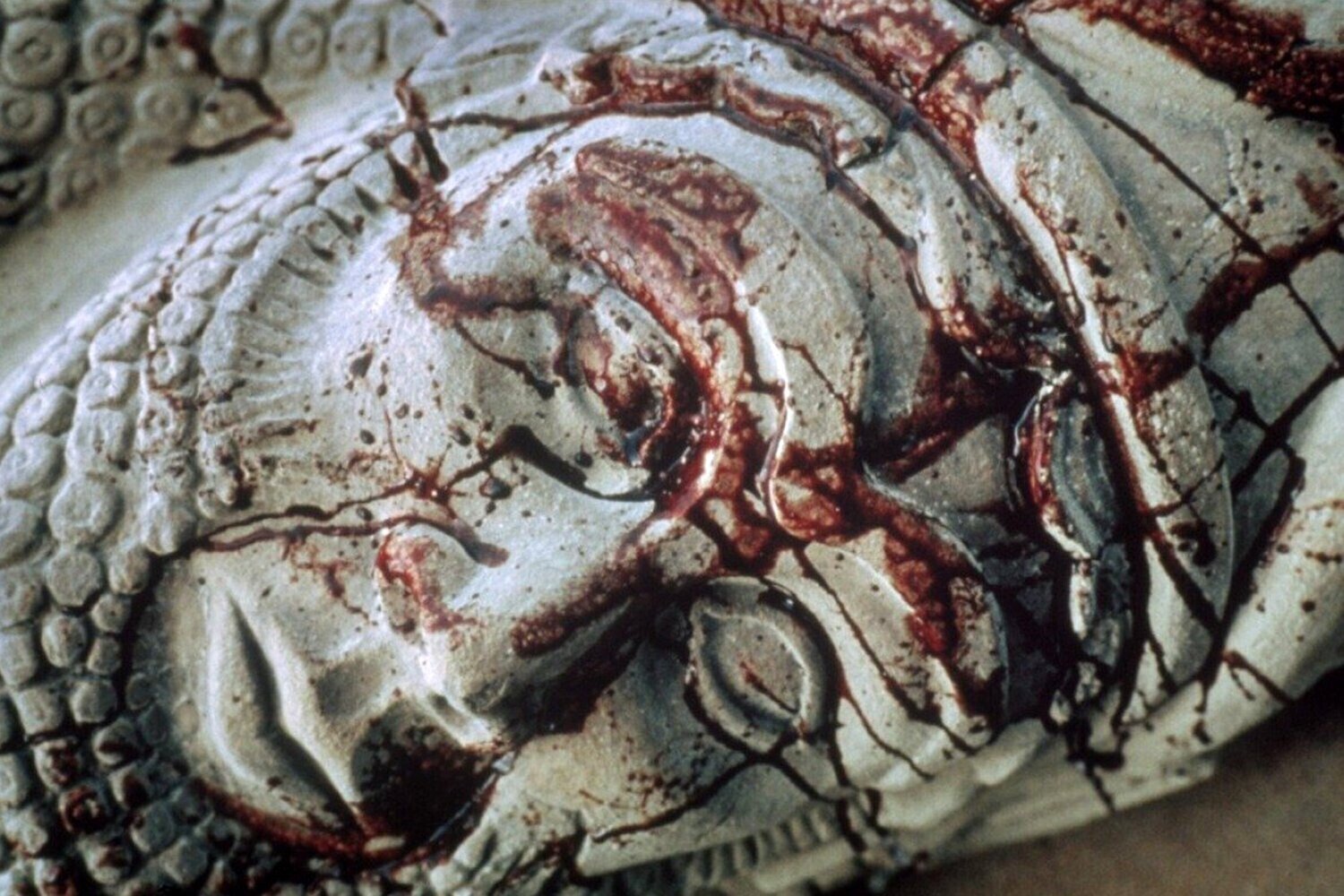 кадр из фильма "Исполнитель желаний", IMDb 5.9, КП 6.6