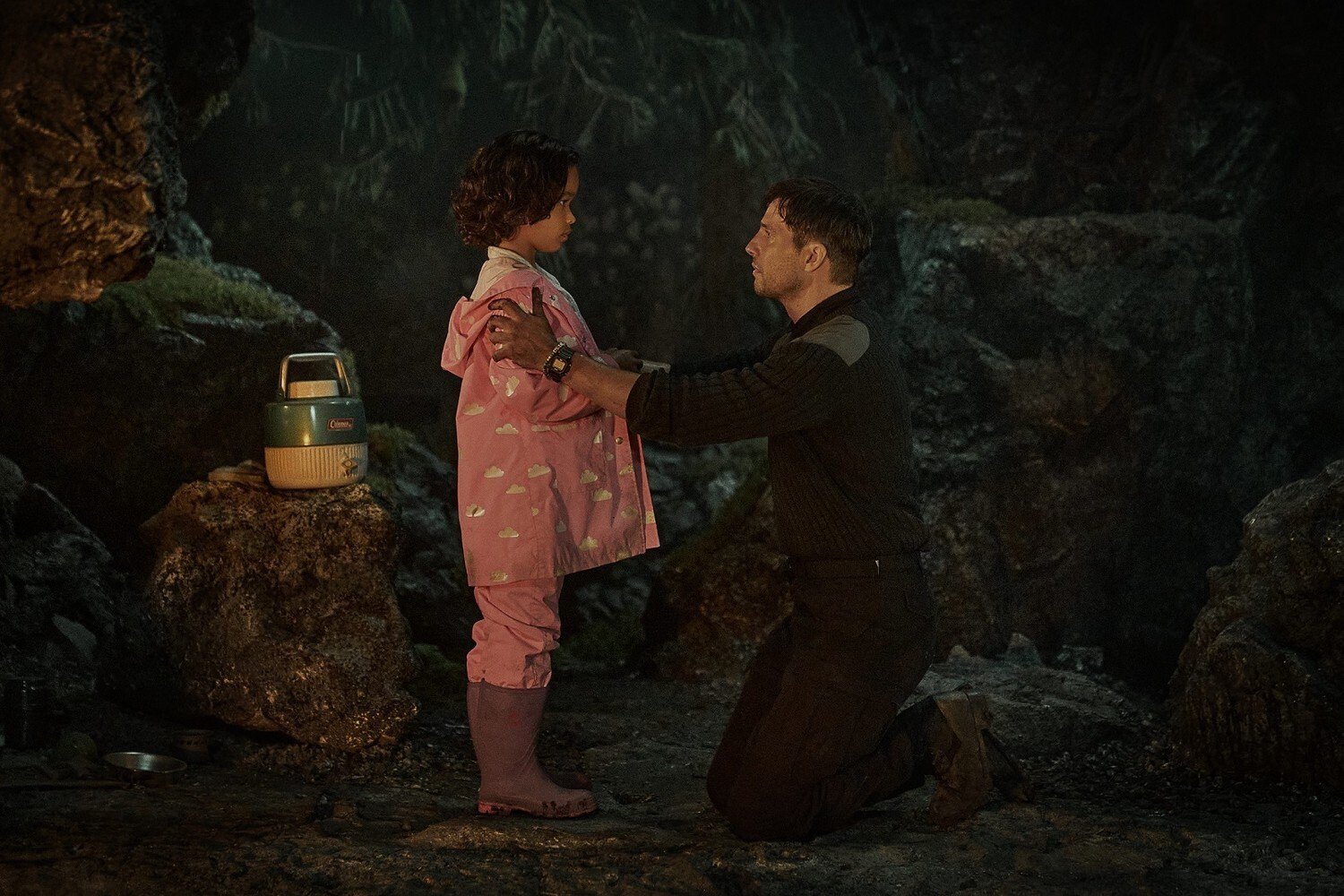 кадр из фильма "Лу", IMDb 6.1, КП 5.7, в кадре: 

Ридли Аша Бейтман - Vee, 

Логан Маршалл-Грин - Philip