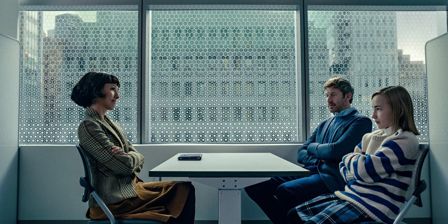 кадр из фильма "Страна снов", IMDb 6.7, КП 6.9, в кадре: Марлоу Баркли - Nemo, Крис О’Дауд - Philip, Индия де Бефорт - Ms. Arya