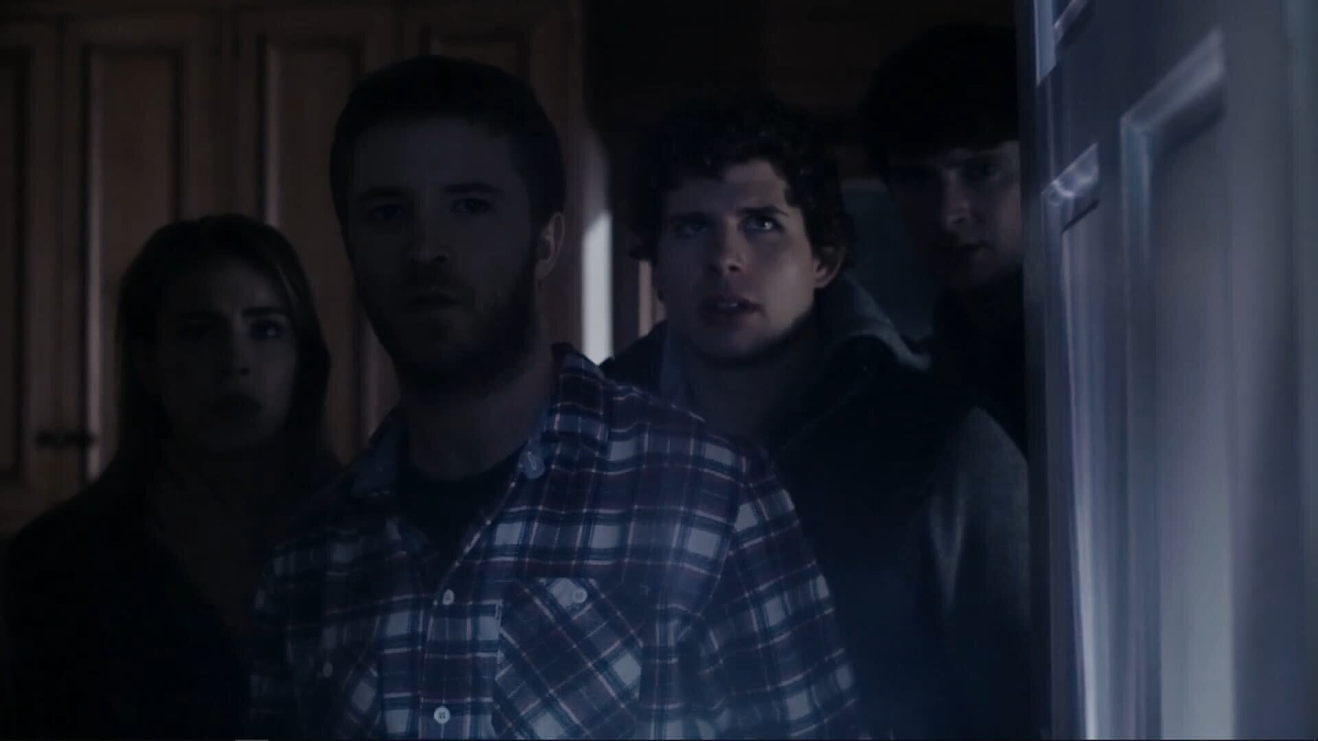 кадр из фильма "Пока никто не поранился", IMDb 3.4, КП 4.3, в кадре: Александра Туршен - Stacy, Jimmy Mason - Jamie, Майкл Уэлш - Tim, Уилл Роджерс - Gary