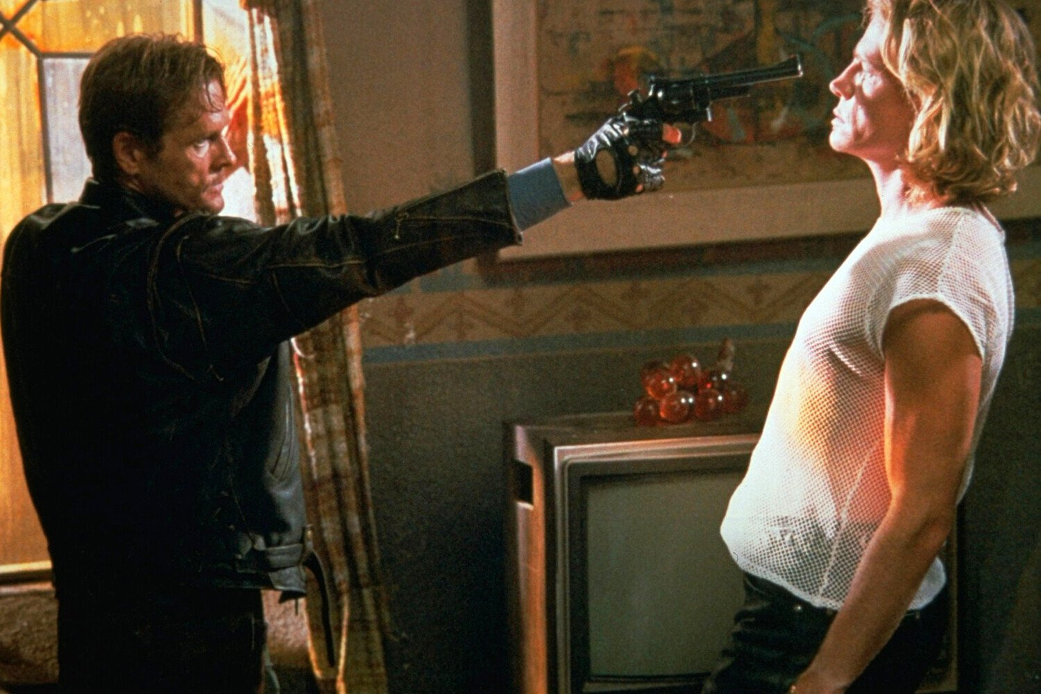 кадр из фильма "Байки из склепа: Демон ночи", в кадре: Уильям Сэдлер - Brayker, Томас Хейден Чёрч - Roach