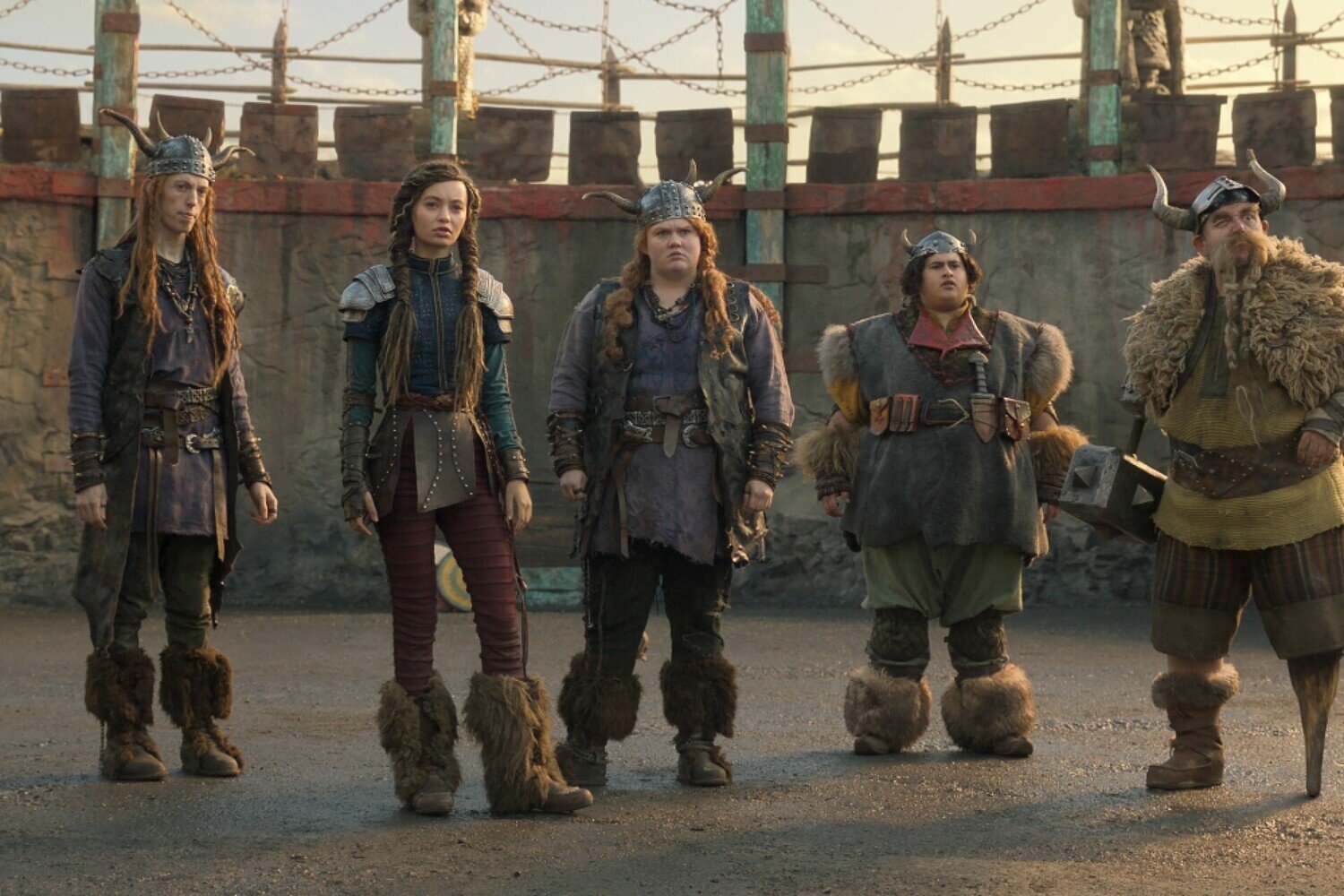 кадр из фильма "Как приручить дракона", IMDb 7.8, КП 8.1, в кадре: Гарри Тревальдвин - Tuffnut, Нико Паркер - Astrid, Бронвин Джеймс - Ruffnut, Джулиан Деннисон - Fishlegs, Ник Фрост - Gobber