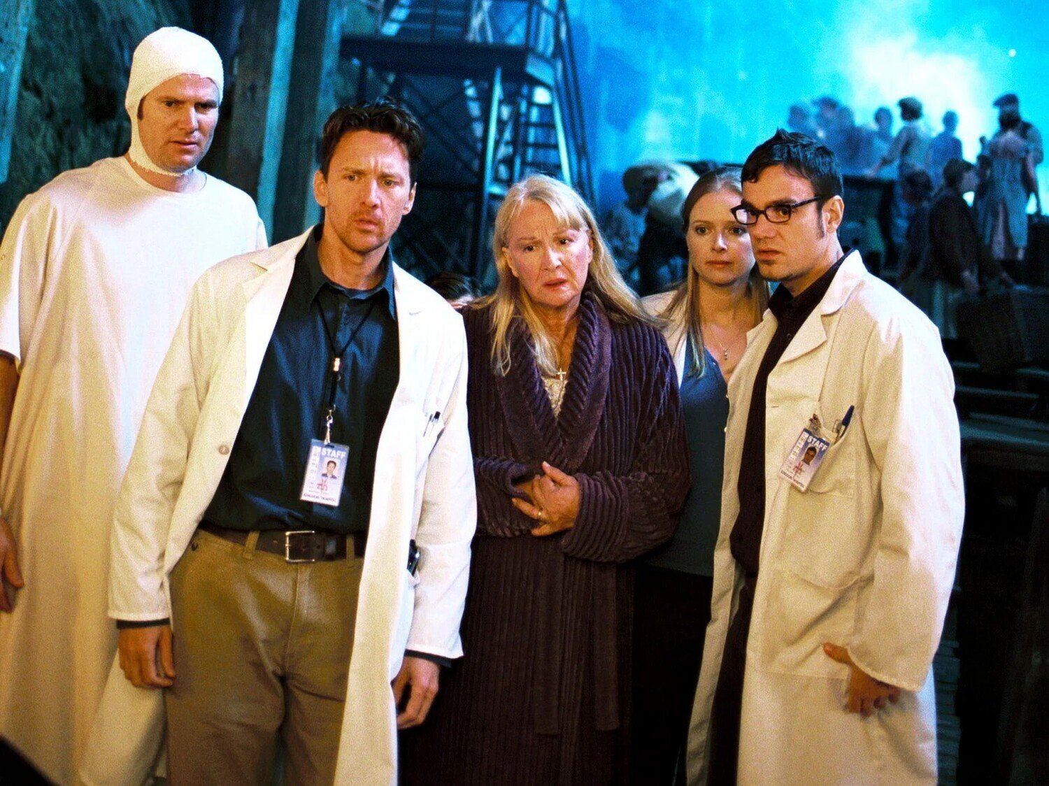 кадр из сериала "Королевский госпиталь", в кадре: Джек Коулман - Peter Rickman, Эндрю Маккарти - Dr. Hook, Эллисон Хоссак -  Dr. Christine Draper, Дайан Лэдд - Sally Druse, Джэми Харольд - Dr. Elmer Traff