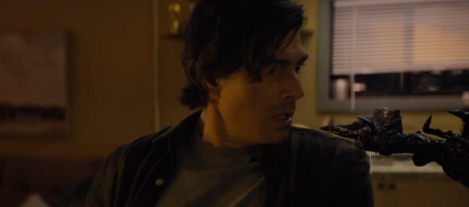 кадр из фильма "ИК", IMDb 5.2, КП 5.4, в кадре: 

Брэндон Рут - Hank