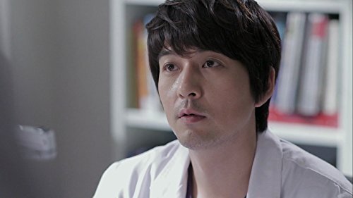 кадр из дорамы "Парочка скорой помощи", в кадре: Ли Пхиль-мо - Kook Cheon-soo