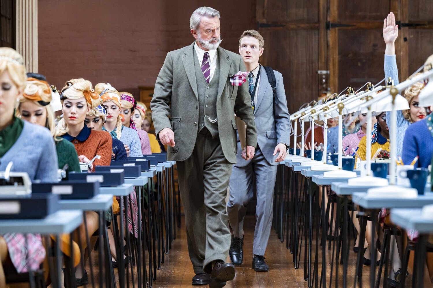 кадр из фильма "Бюро магических услуг", в кадре: Патрик Гибсон - Paul Carpenter, Сэм Нил - Dennis Tanner