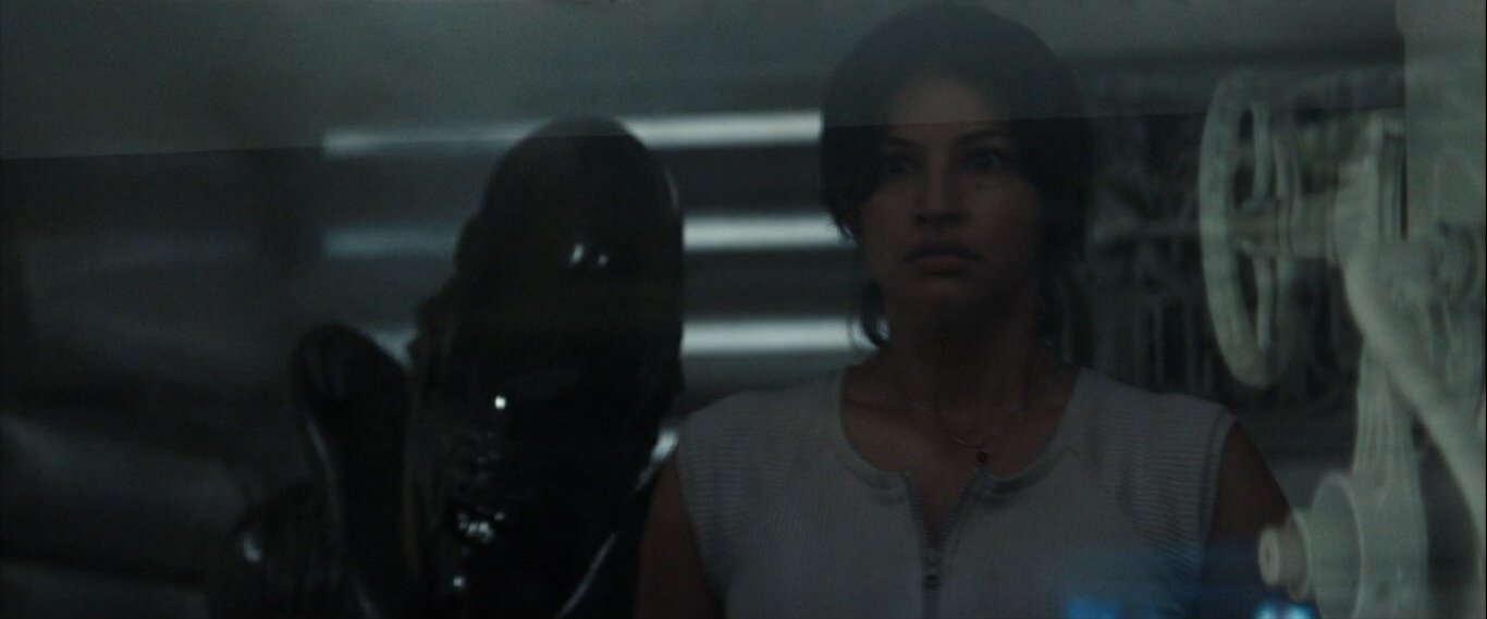 кадр из сериала "Чужой: Земля", IMDb 7.2, КП 6.4, в кадре: Рича Мурджани - Zaveri