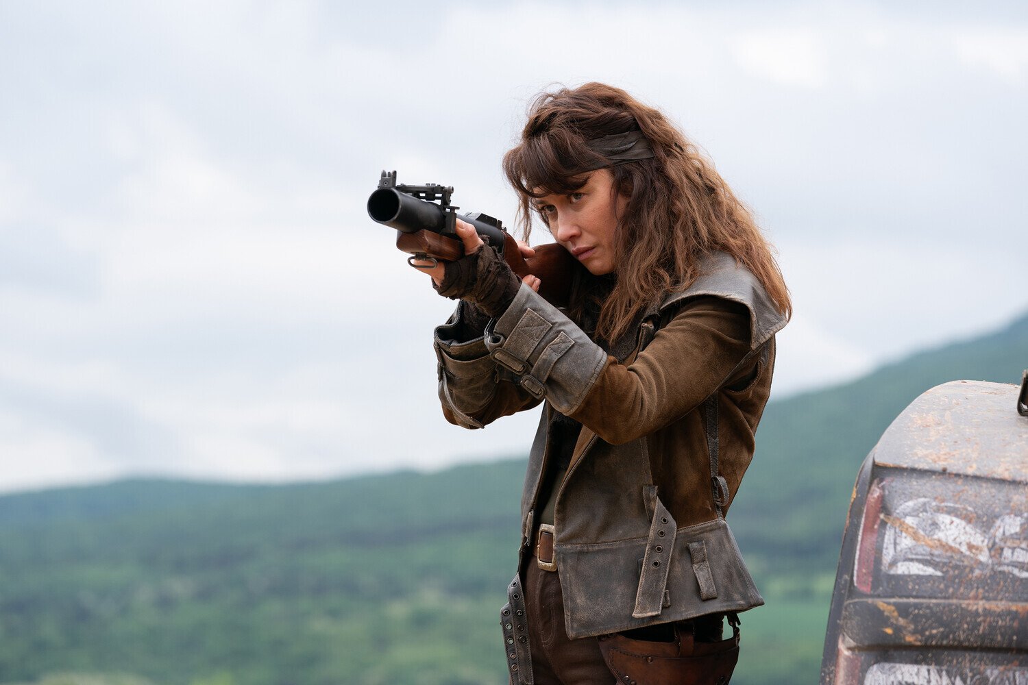 кадр из фильма "Мир в огне", в кадре: Ольга Куриленко - Drea